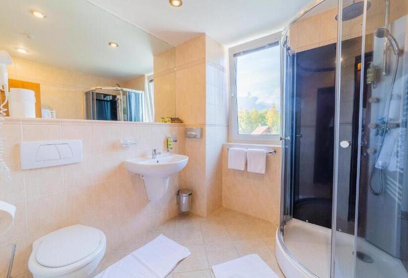 فندق Kontakt Wellness