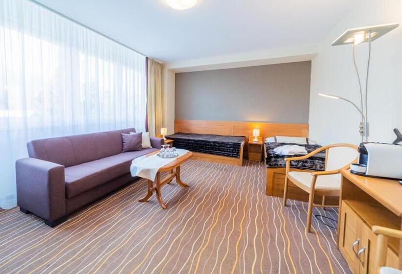 فندق Kontakt Wellness