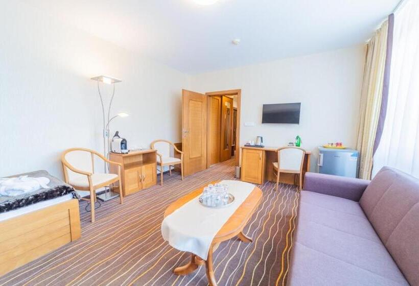 فندق Kontakt Wellness