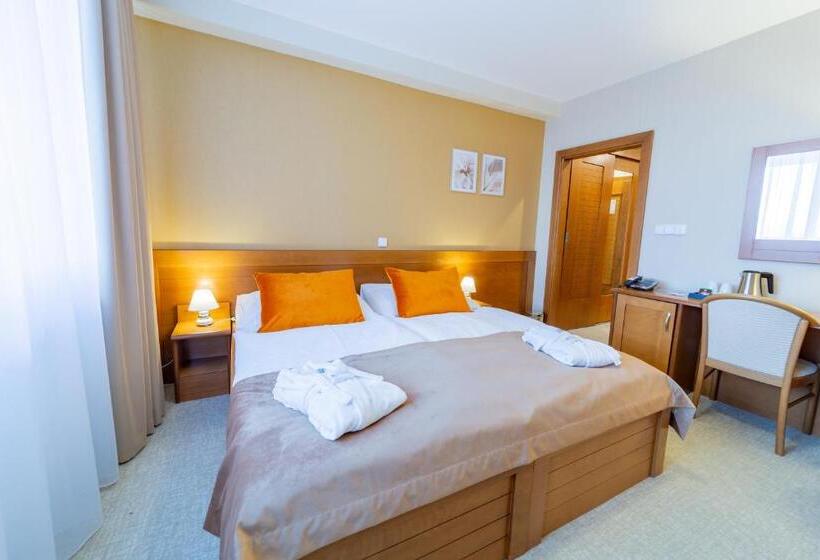 فندق Kontakt Wellness