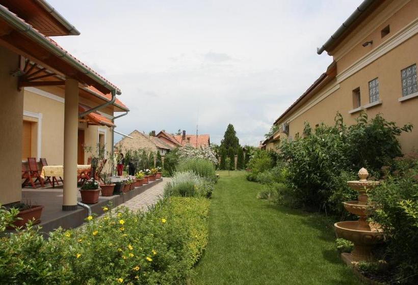 בית מלון כפרי élet Es Energia Egészségjavító Szalon