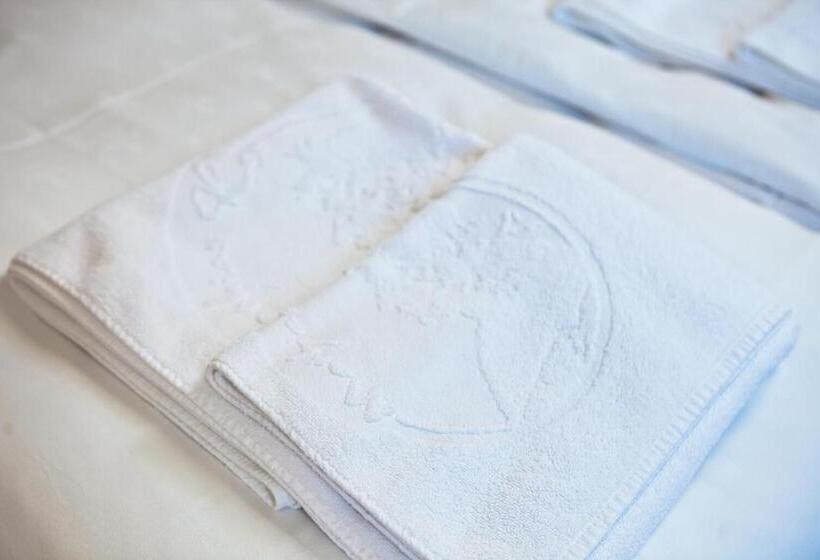 Отель Mathias Rex