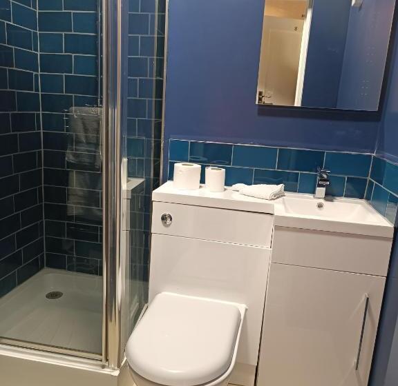 Отель The Outlook Scarborough