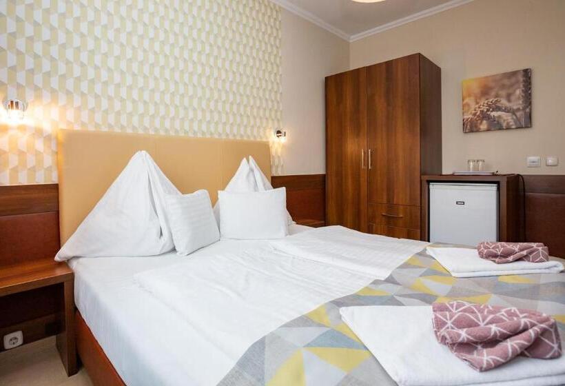 בית מלון כפרי Pávai