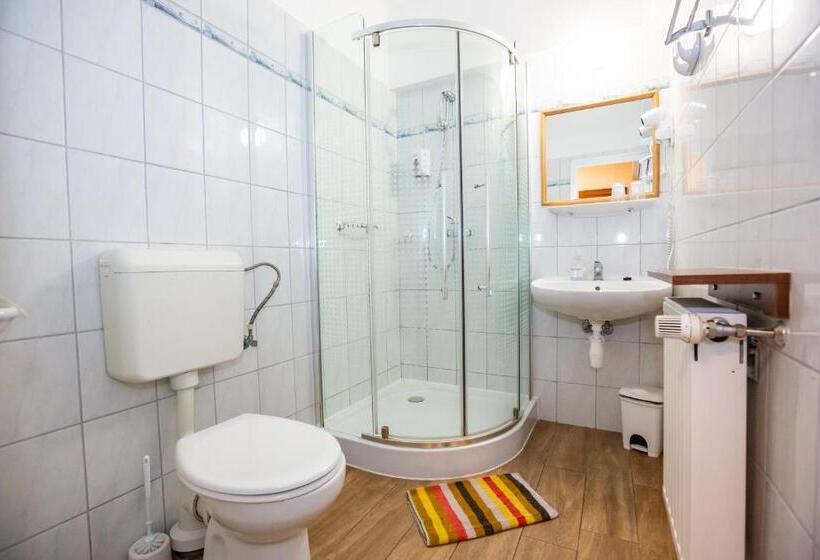 בית מלון כפרי Pávai