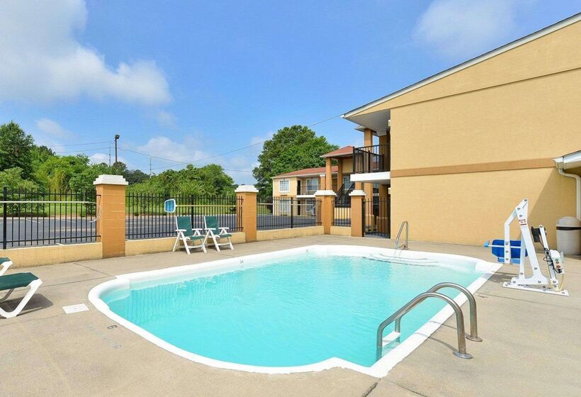 호텔 Quality Inn & Suites