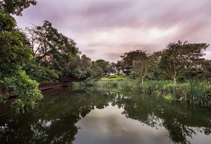 בית מלון כפרי Quarry Lake Inn