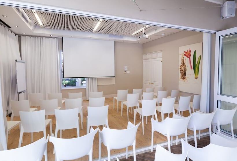 בית מלון כפרי Quarry Lake Inn