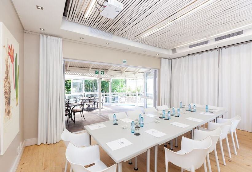 בית מלון כפרי Quarry Lake Inn