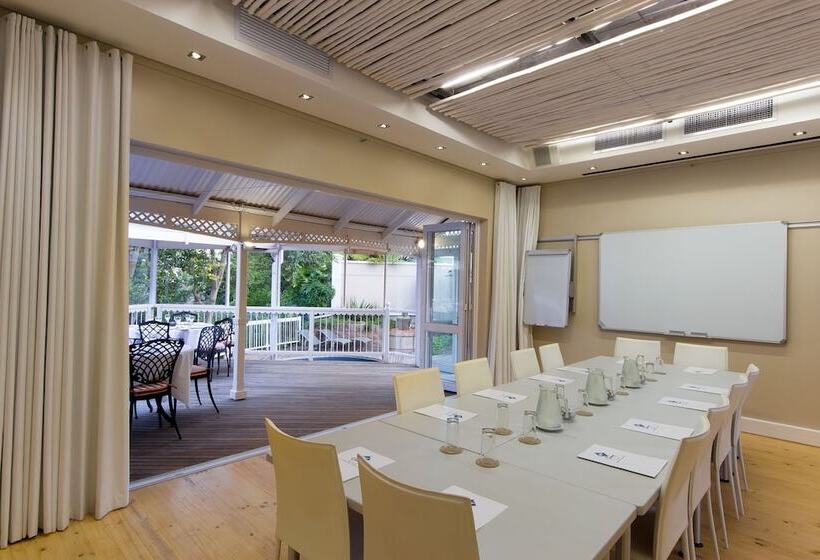 בית מלון כפרי Quarry Lake Inn