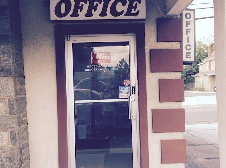 فندق Red Carpet Inn Brooklawn