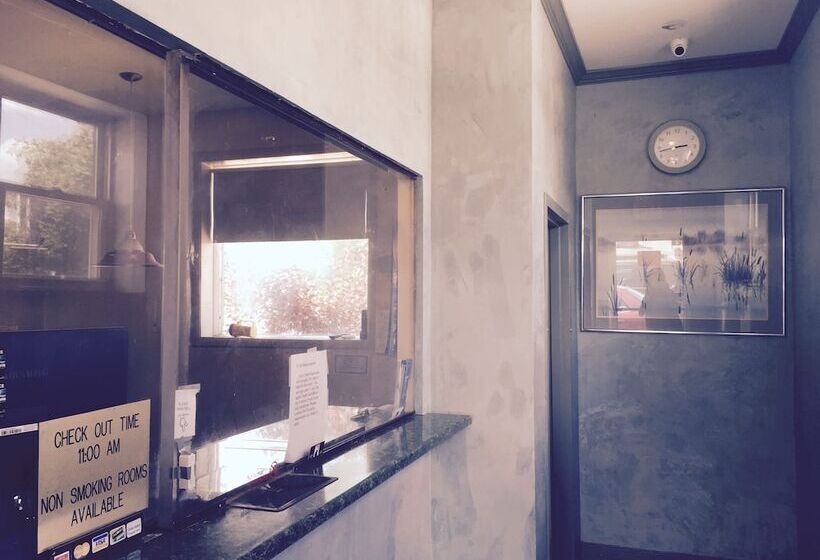 فندق Red Carpet Inn Brooklawn