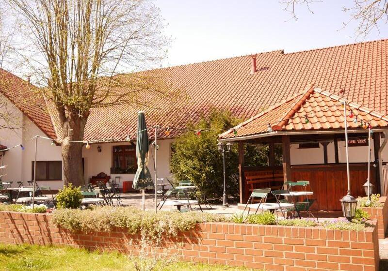 ホテル & Restaurant Lindengarten