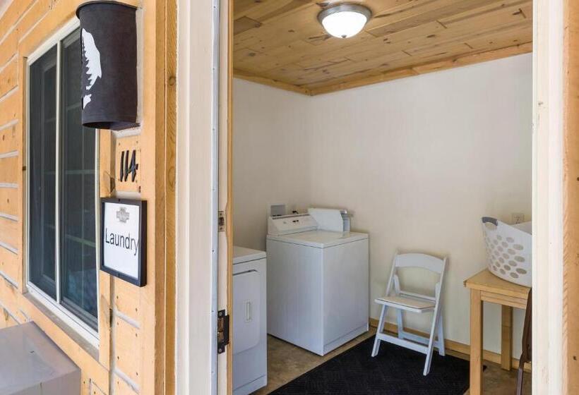 בית מלון כפרי Rock Crest Lodge And Cabins