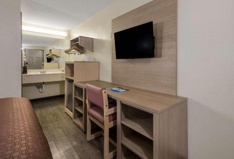 فندق Rodeway Inn