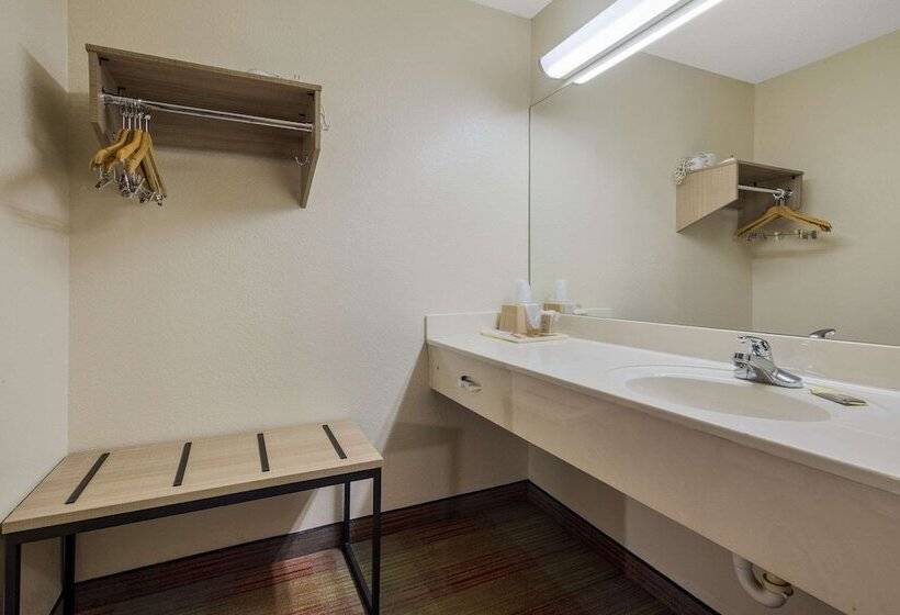 فندق Rodeway Inn