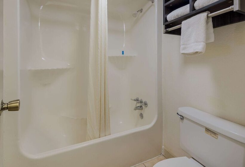 فندق Rodeway Inn