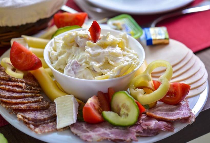 בית מלון כפרי Royal Club