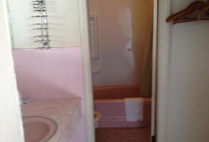 فندق Hatfield Inn