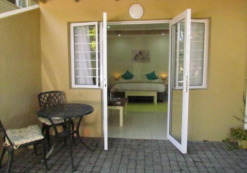 فندق The Saffron House