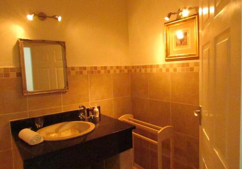 فندق The Saffron House