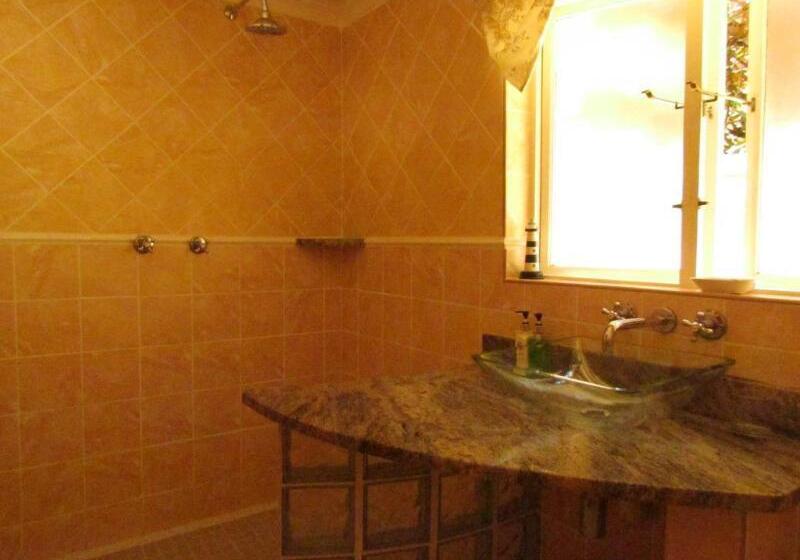 فندق The Saffron House