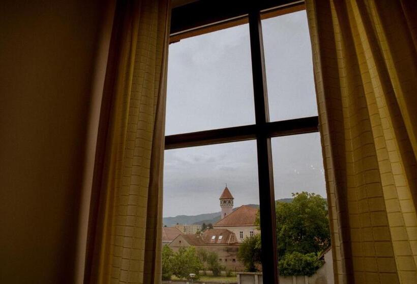 هتل Splavar Rooms