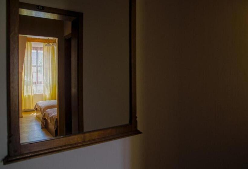 هتل Splavar Rooms