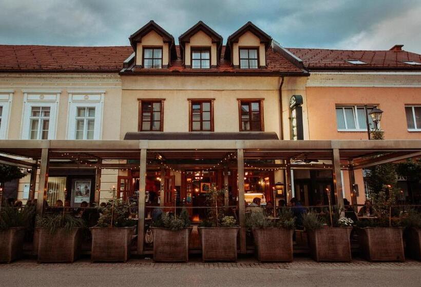 هتل Splavar Rooms