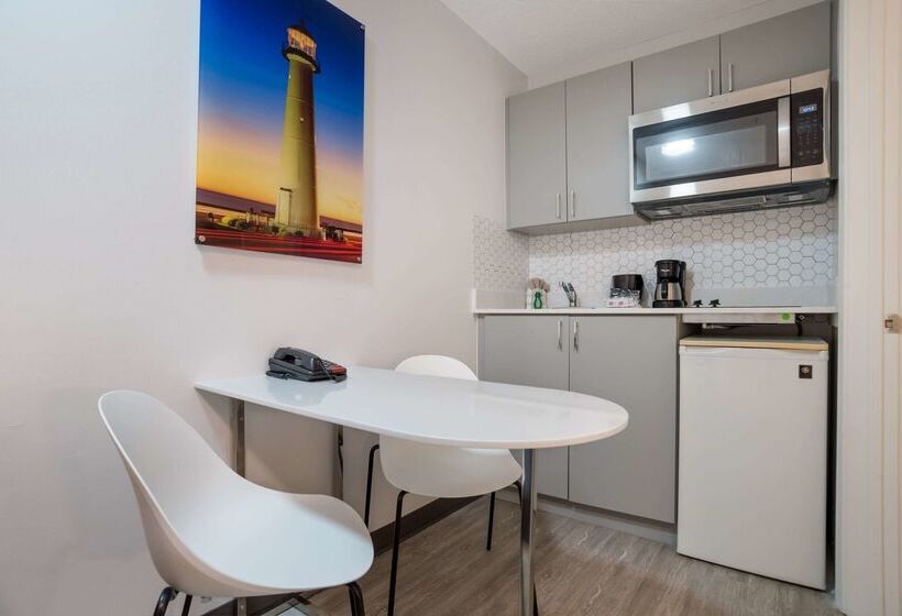 בית מלון כפרי Suburban Studios Biloxi North Area