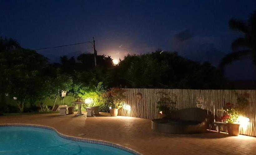 ホテル Sunbirds Bed & Breakfast