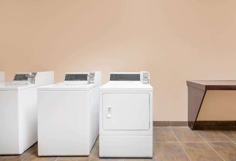 בית מלון כפרי Super 8 By Wyndham Dilley Tx