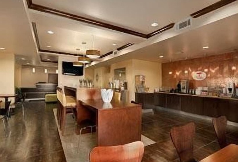 בית מלון כפרי Super 8 By Wyndham Dilley Tx