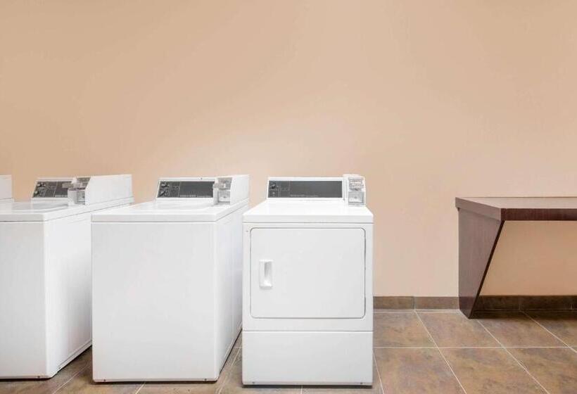 בית מלון כפרי Super 8 By Wyndham Dilley Tx