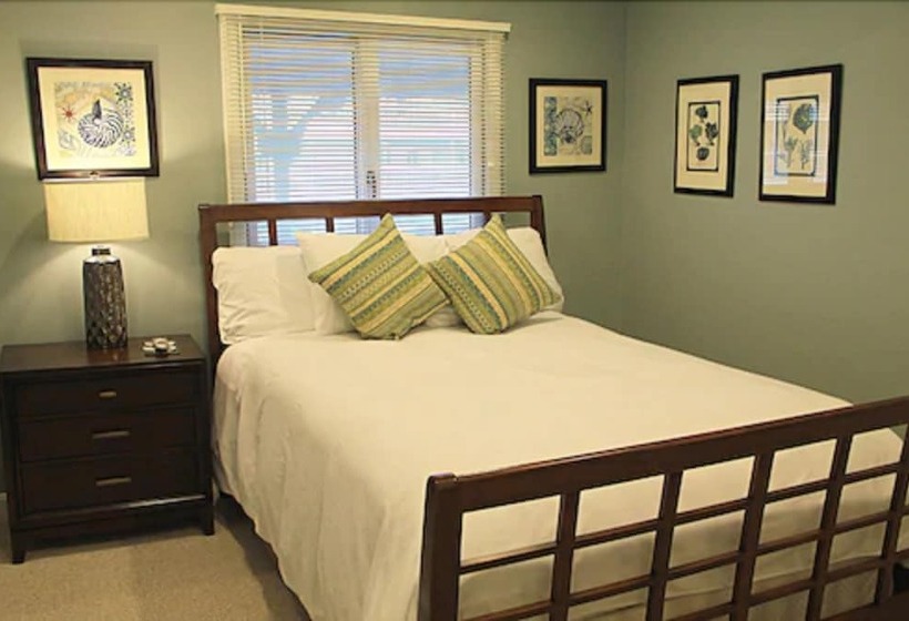 Surfside Hotel And Suites