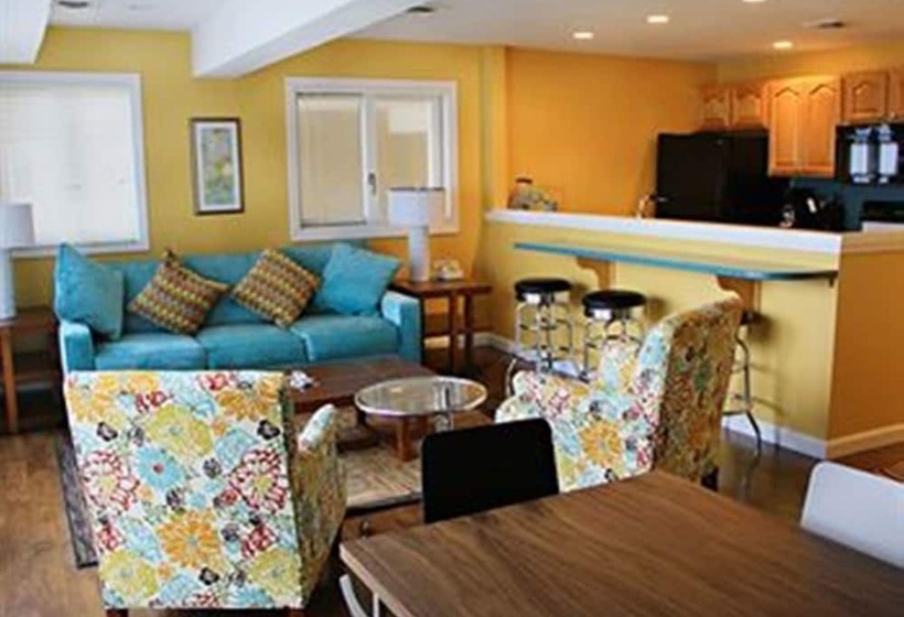 Surfside Hotel And Suites