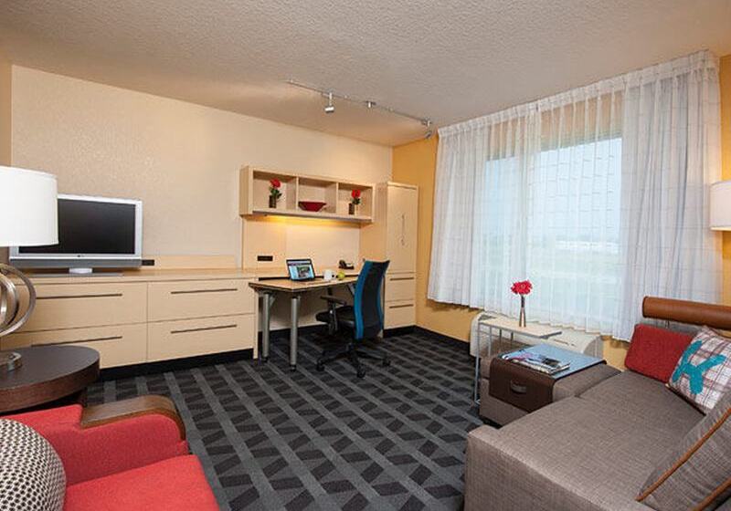 בית מלון כפרי Towneplace Suites Des Moines Urbandale