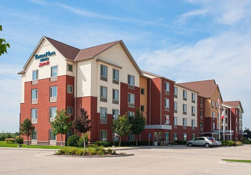 בית מלון כפרי Towneplace Suites Des Moines Urbandale