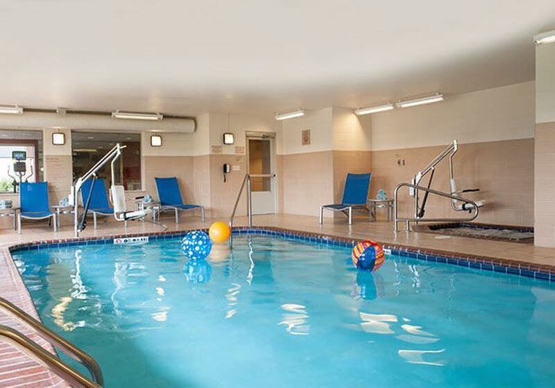 בית מלון כפרי Towneplace Suites Des Moines Urbandale