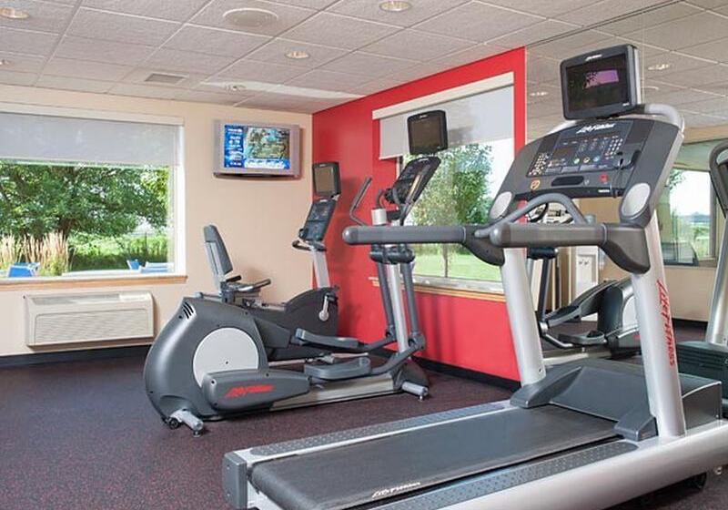 בית מלון כפרי Towneplace Suites Des Moines Urbandale