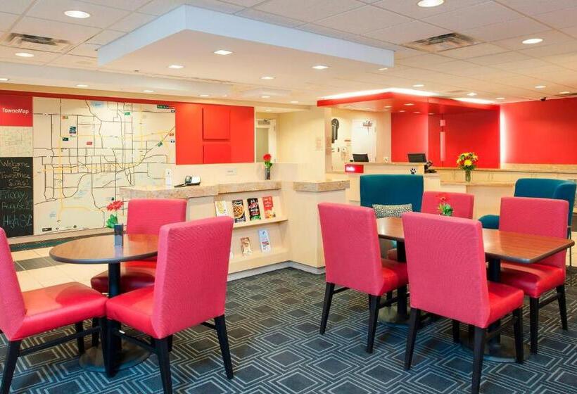 בית מלון כפרי Towneplace Suites Des Moines Urbandale