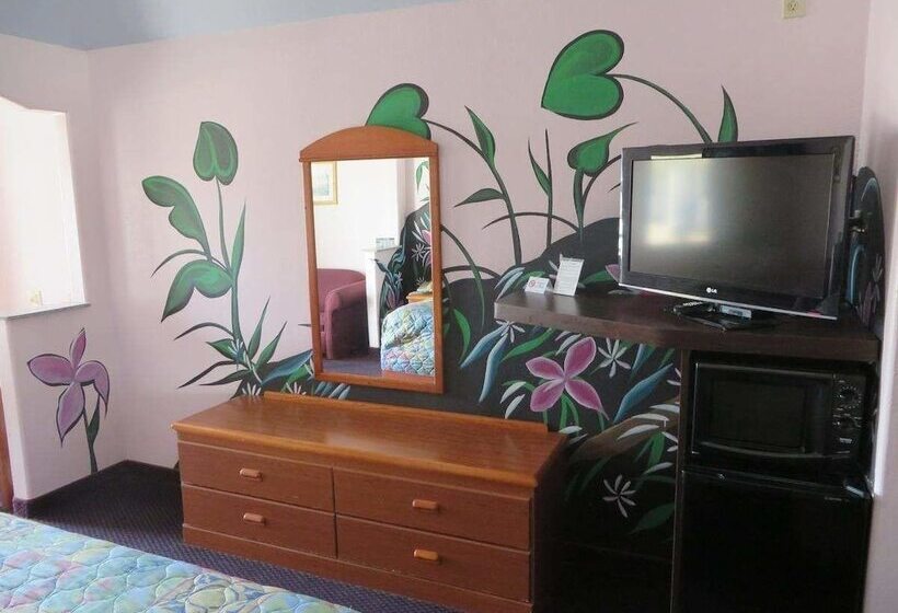 Отель Travelers Inn And Suites Liberty