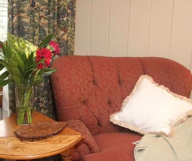 فندق Village Inn   Blowing Rock