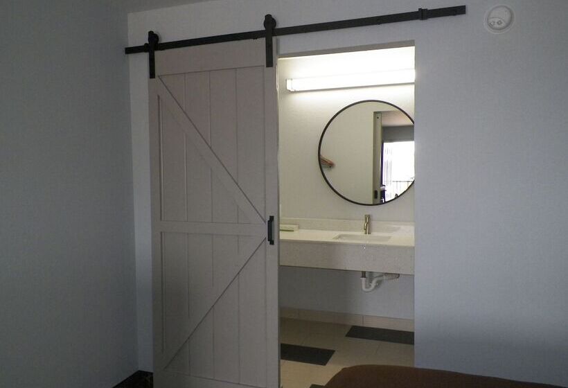 Отель Walnut Inn