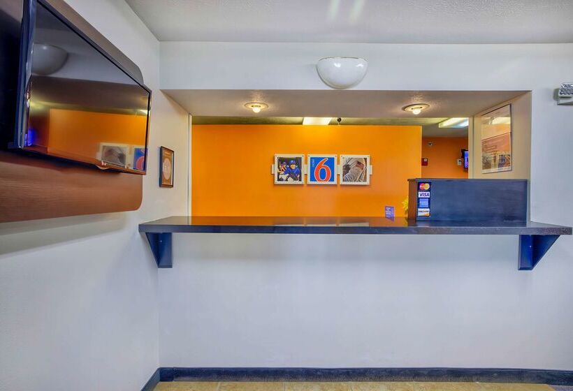 Motel 6 Percival, Ia