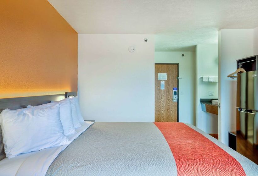 Motel 6 Percival, Ia