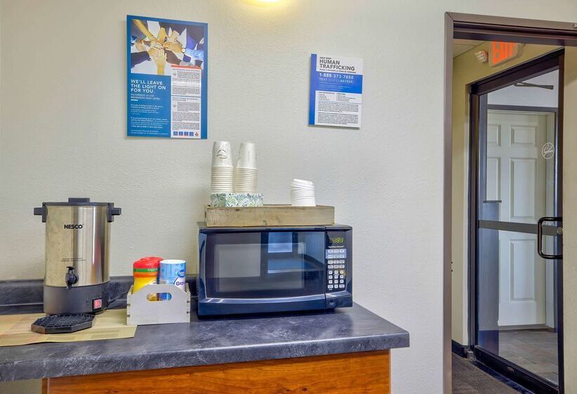 Motel 6 Percival, Ia