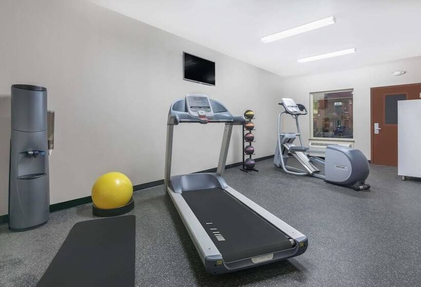 فندق على الطريق Days Inn By Wyndham Dilley