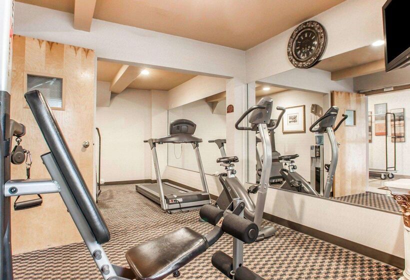 فندق على الطريق Quality Inn Near Toms River Corporate Park