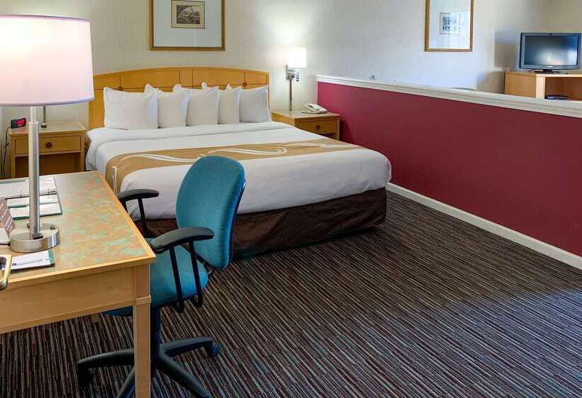 فندق على الطريق Quality Inn Near Toms River Corporate Park